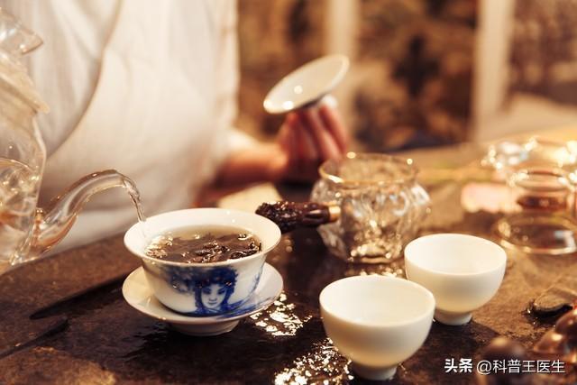 jbo竞博平台茶艺大师教你如何品鉴好茶你还在喝错茶吗？(图1)